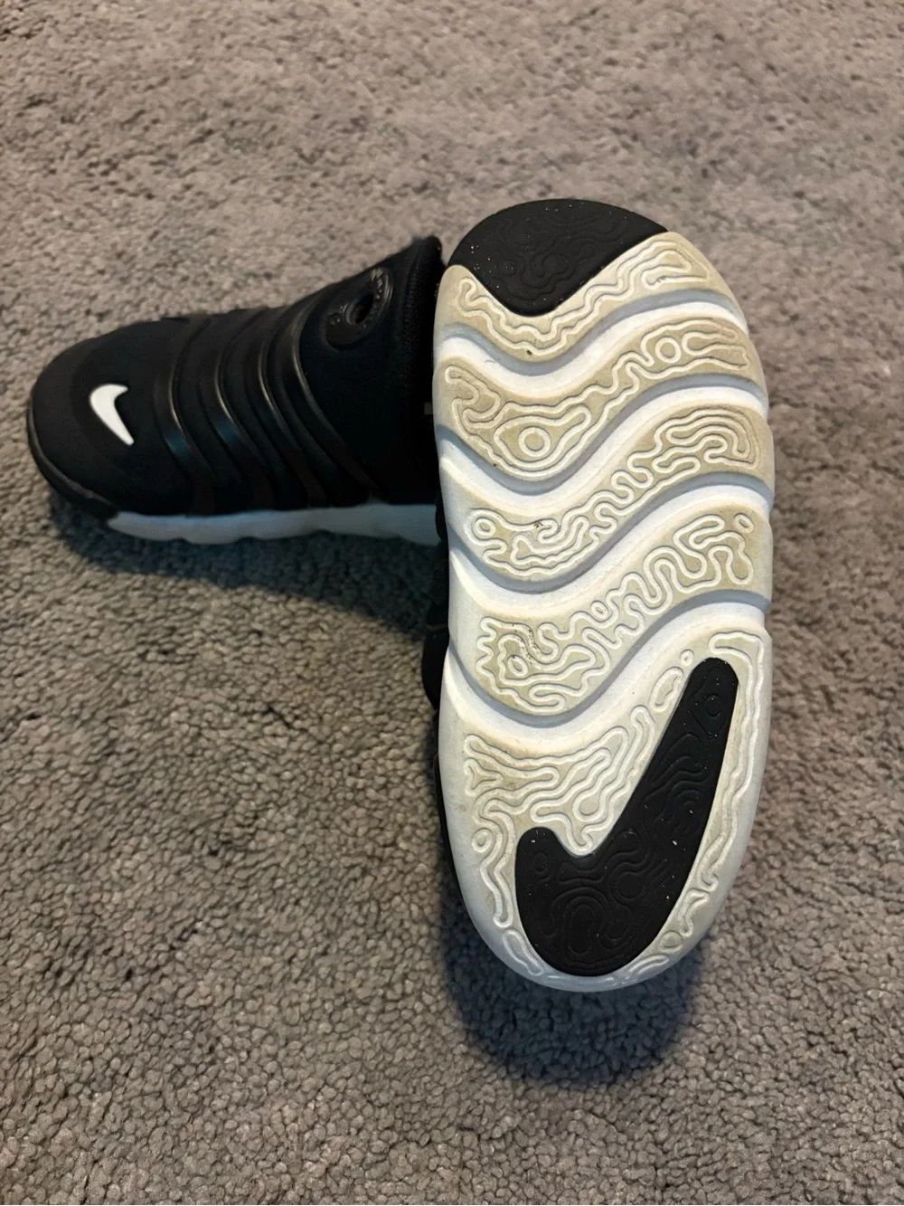 Nike dynamo go slip on shoes 10c